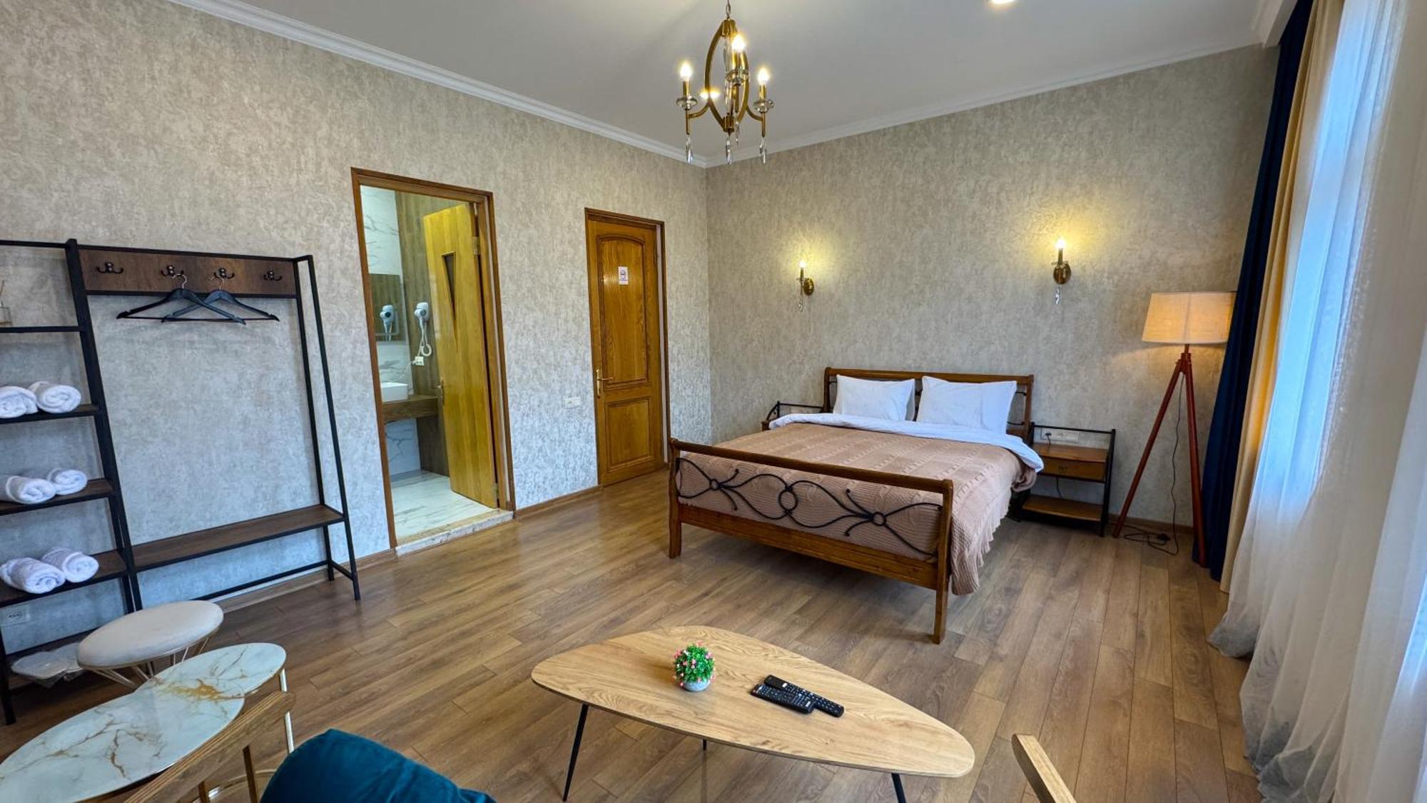 Graf Kazbegi Hotel ภายนอก รูปภาพ